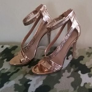 Absolute Statement Heels